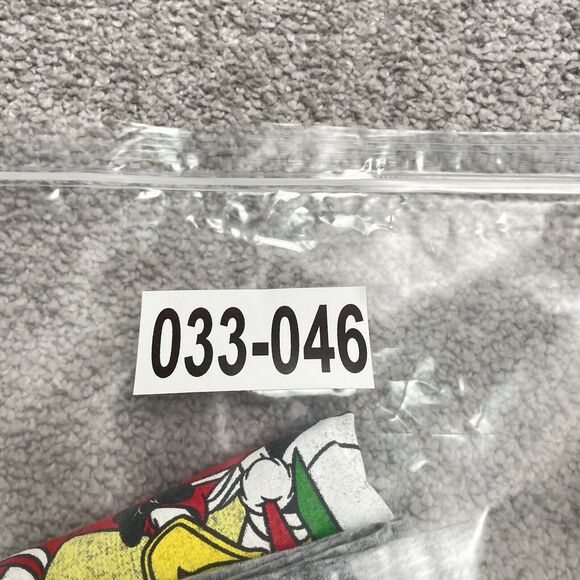 Disney Mickey & Friend Graphic T-Shirt Womens Medium Gray Christmas Holiday Tee - Picture 8 of 8